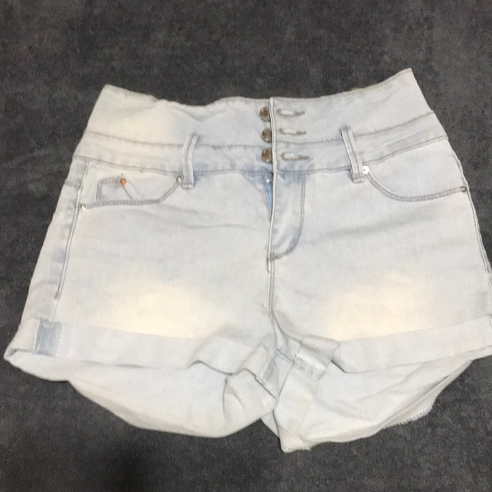 Shorts - Picture 2 of 3